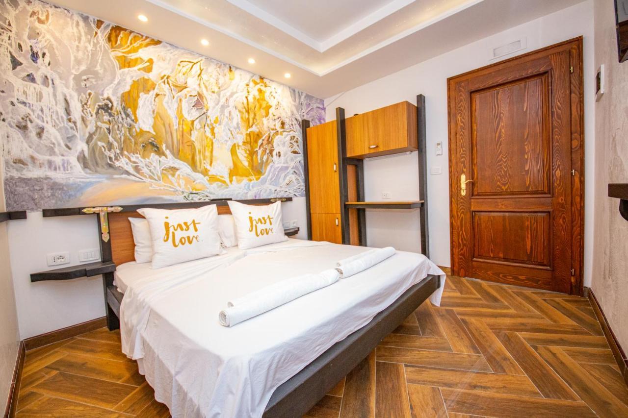 Hotel Legjenda Shkodër エクステリア 写真