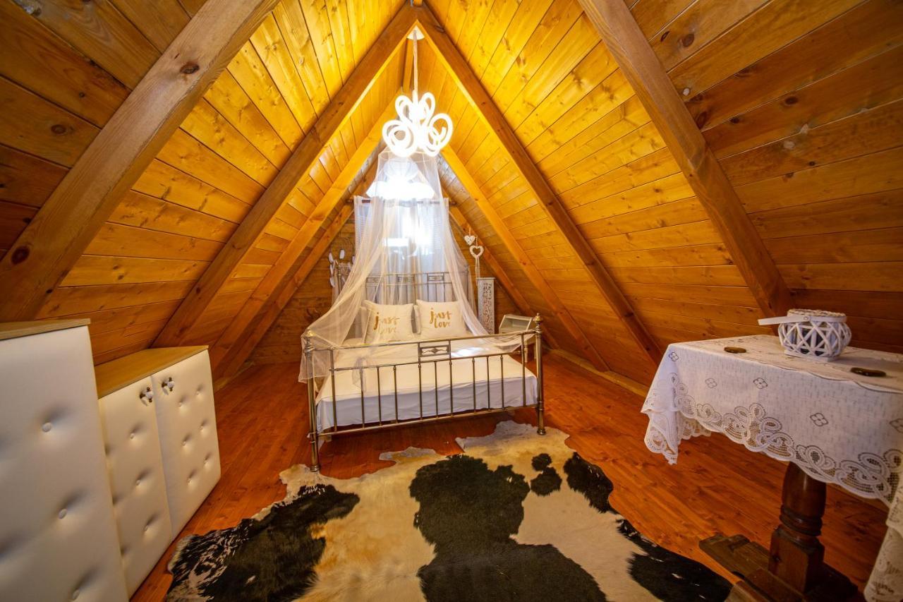 Hotel Legjenda Shkodër エクステリア 写真
