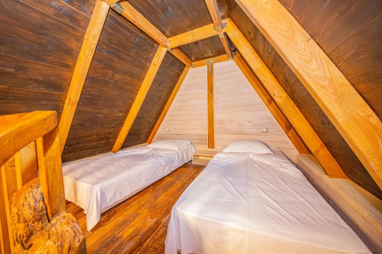 Hotel Legjenda Shkodër エクステリア 写真