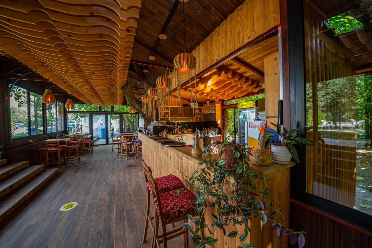 Hotel Legjenda Shkodër エクステリア 写真