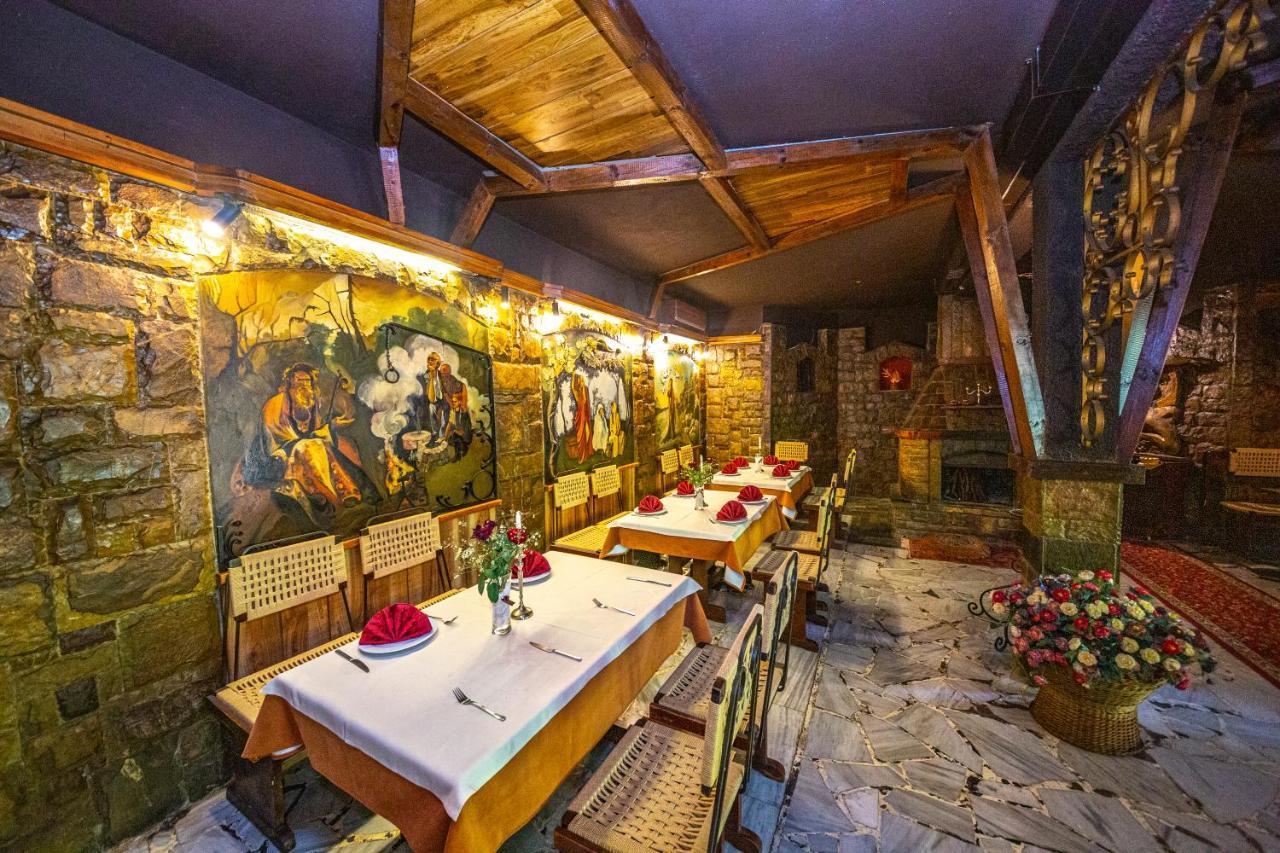 Hotel Legjenda Shkodër エクステリア 写真