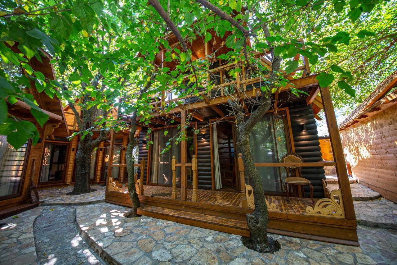 Hotel Legjenda Shkodër エクステリア 写真
