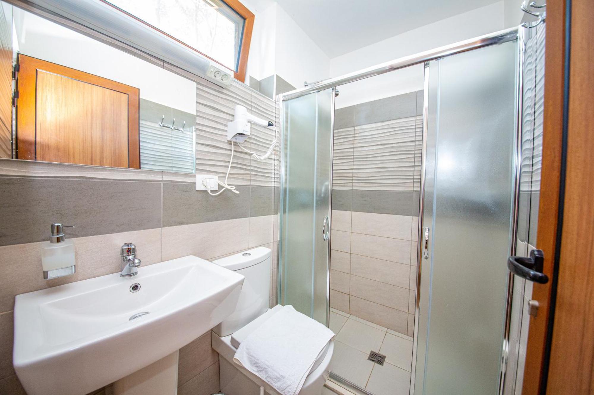Hotel Legjenda Shkodër 部屋 写真