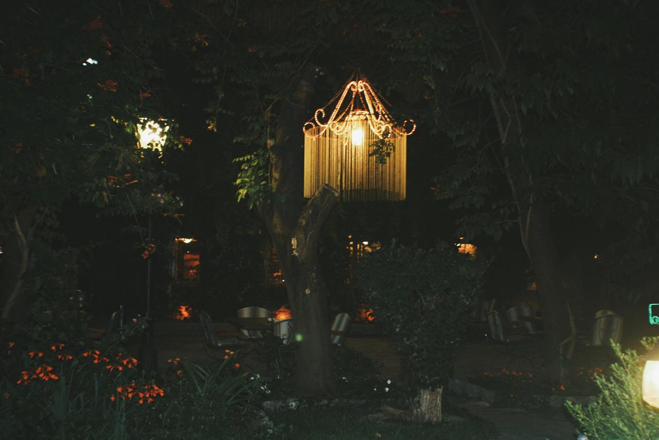 Hotel Legjenda Shkodër エクステリア 写真